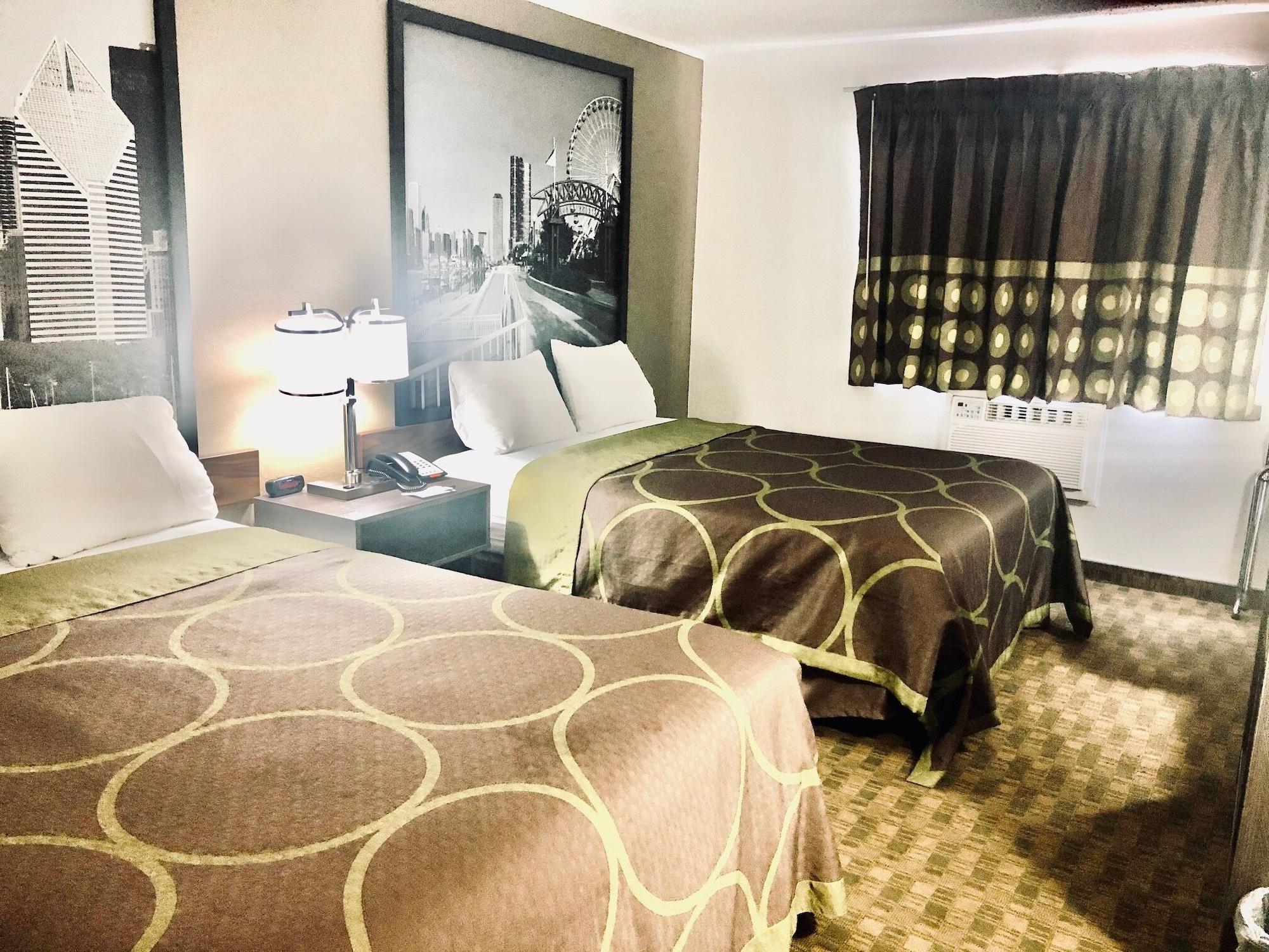 Super 8 by Wyndham Peru Starved Rock State Park Hotel Bagian luar foto